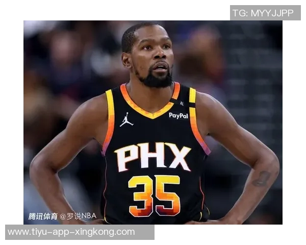 杜兰特透露侄子崇拜布克或因曾与他并肩作战