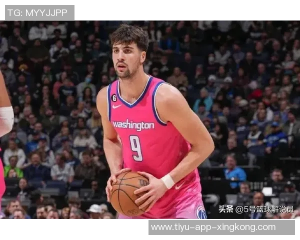 阿夫迪亚首节火力全开6中4砍下12分三分球表现抢眼助力球队领先 阿夫迪亚首节火力全开6中4砍下12分三分球表现抢眼助力球队领先